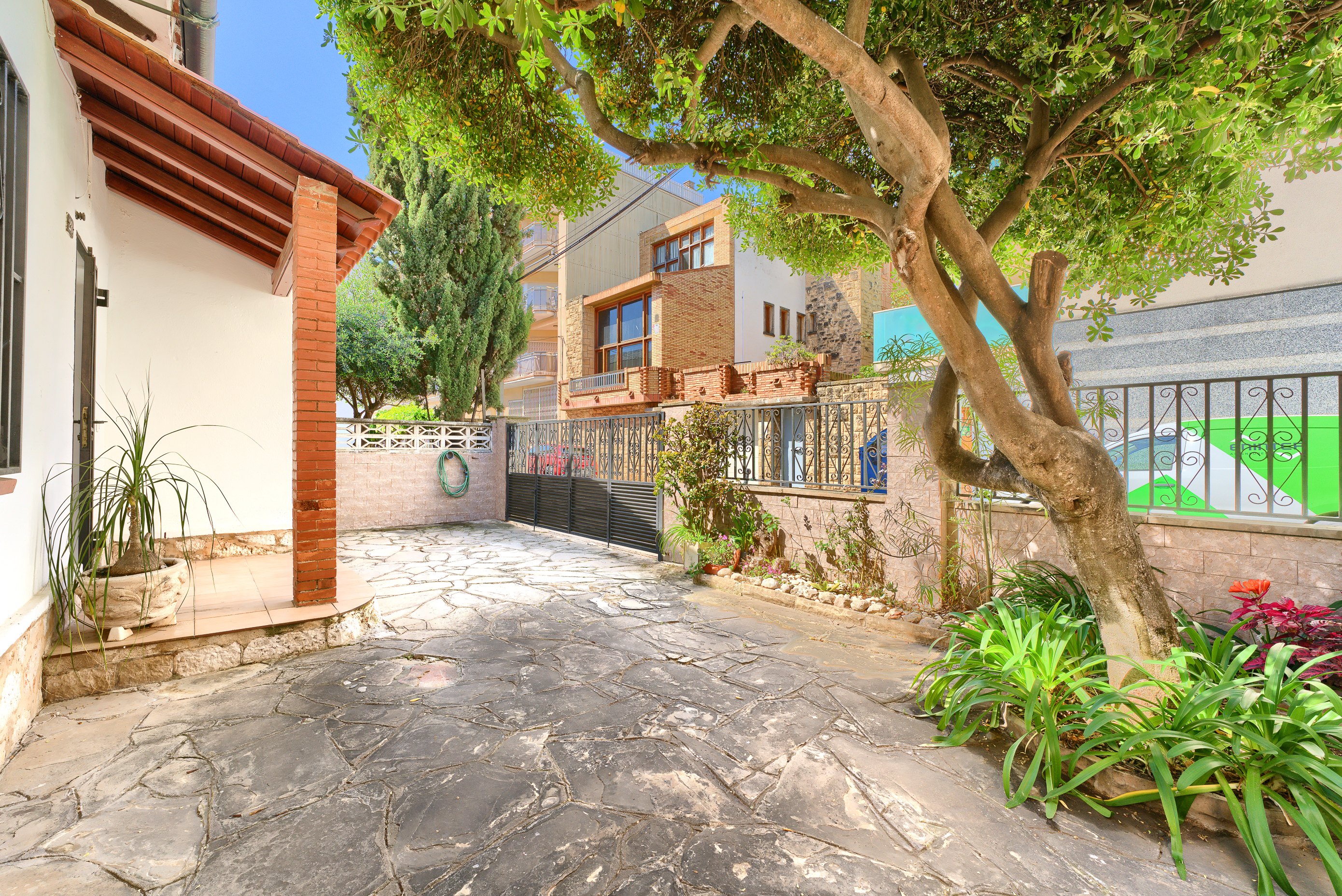Casa en venta en  calle Calle PINTOR MIR, Calafell  35/36