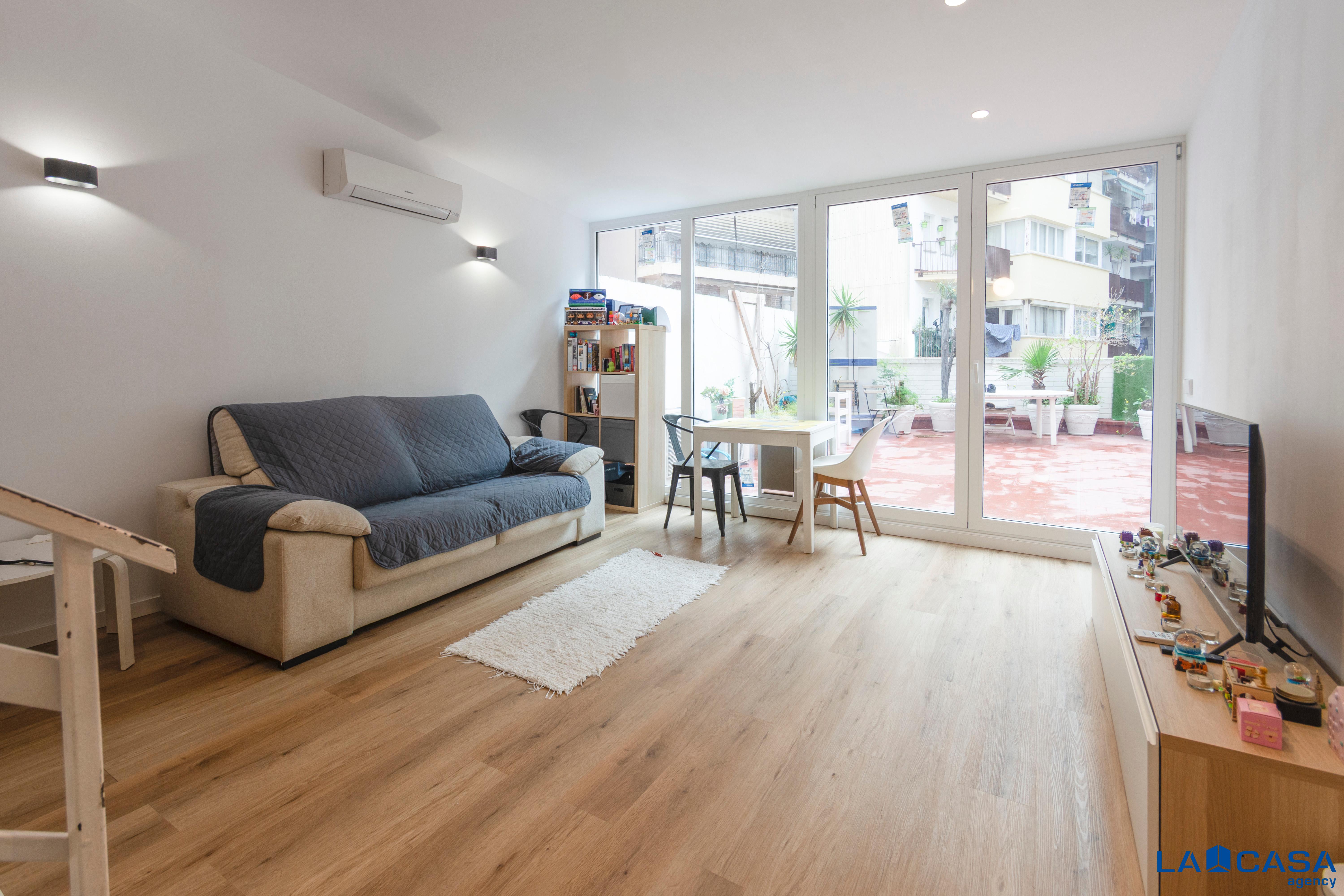 Piso en venta en  calle Carrer de Lleida, Barcelona  1/1