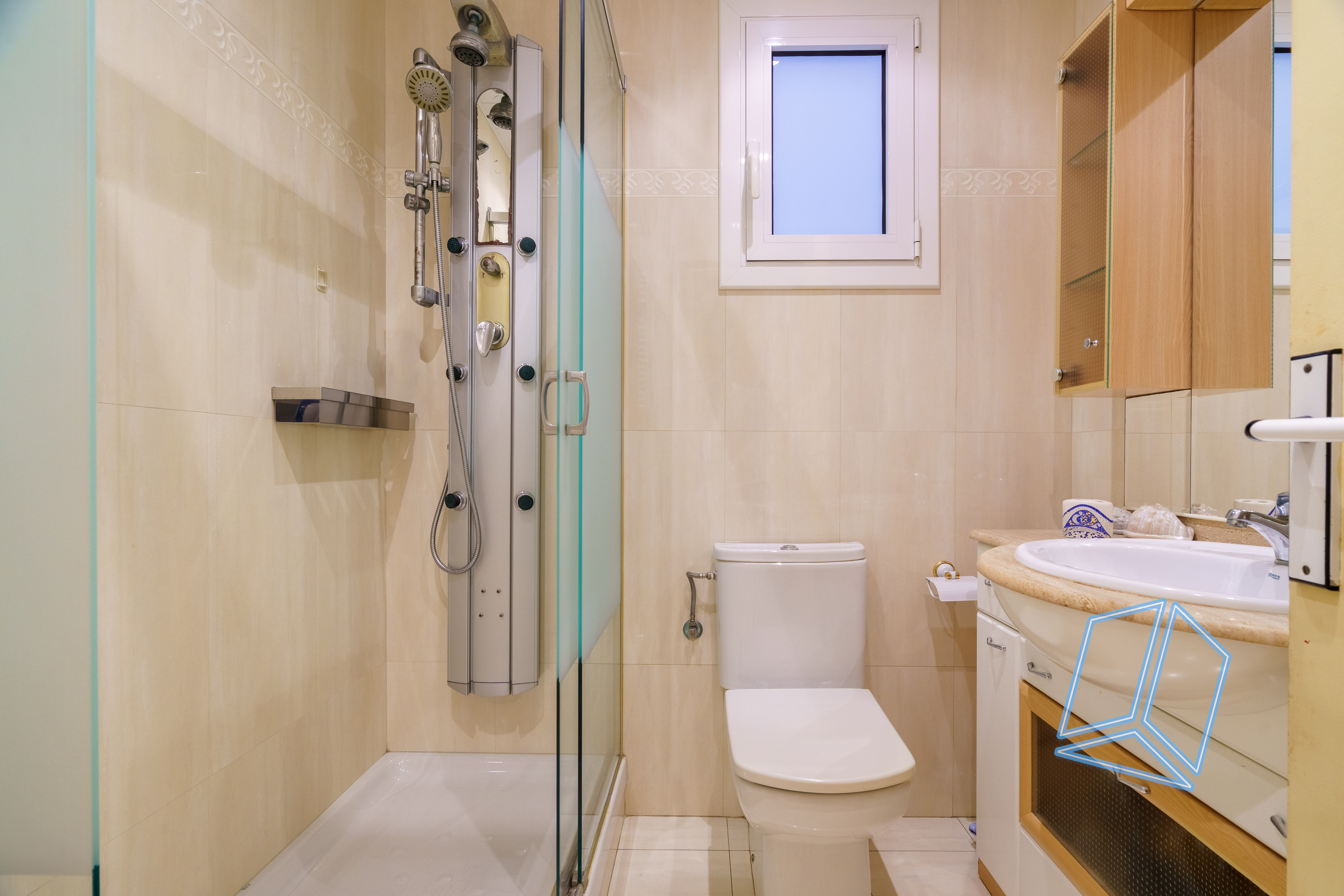 Piso en venta en L'hospitalet De Llobregat, Barcelona 12/31