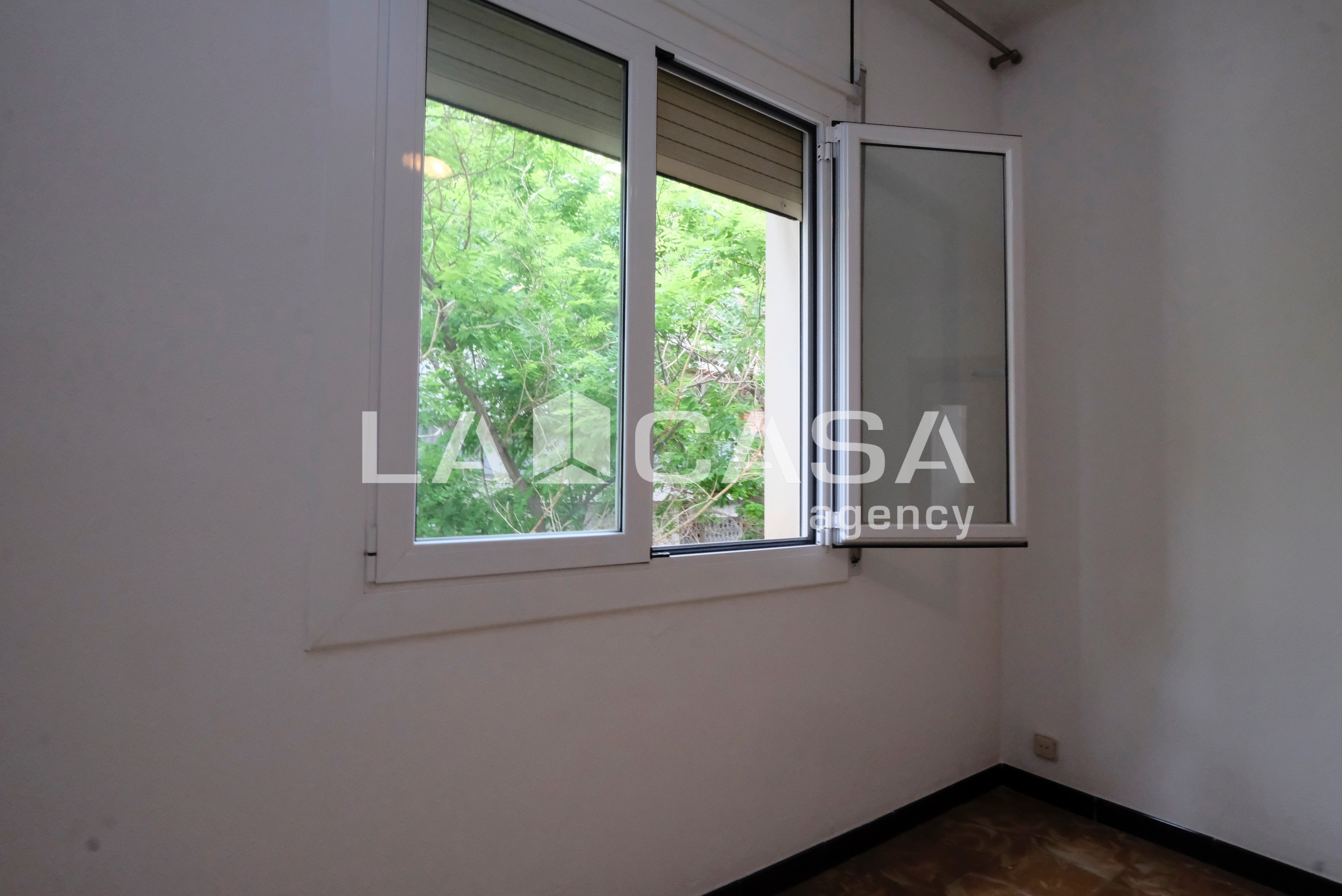 Piso en venta en  Sant Andreu, Barcelona  25/35