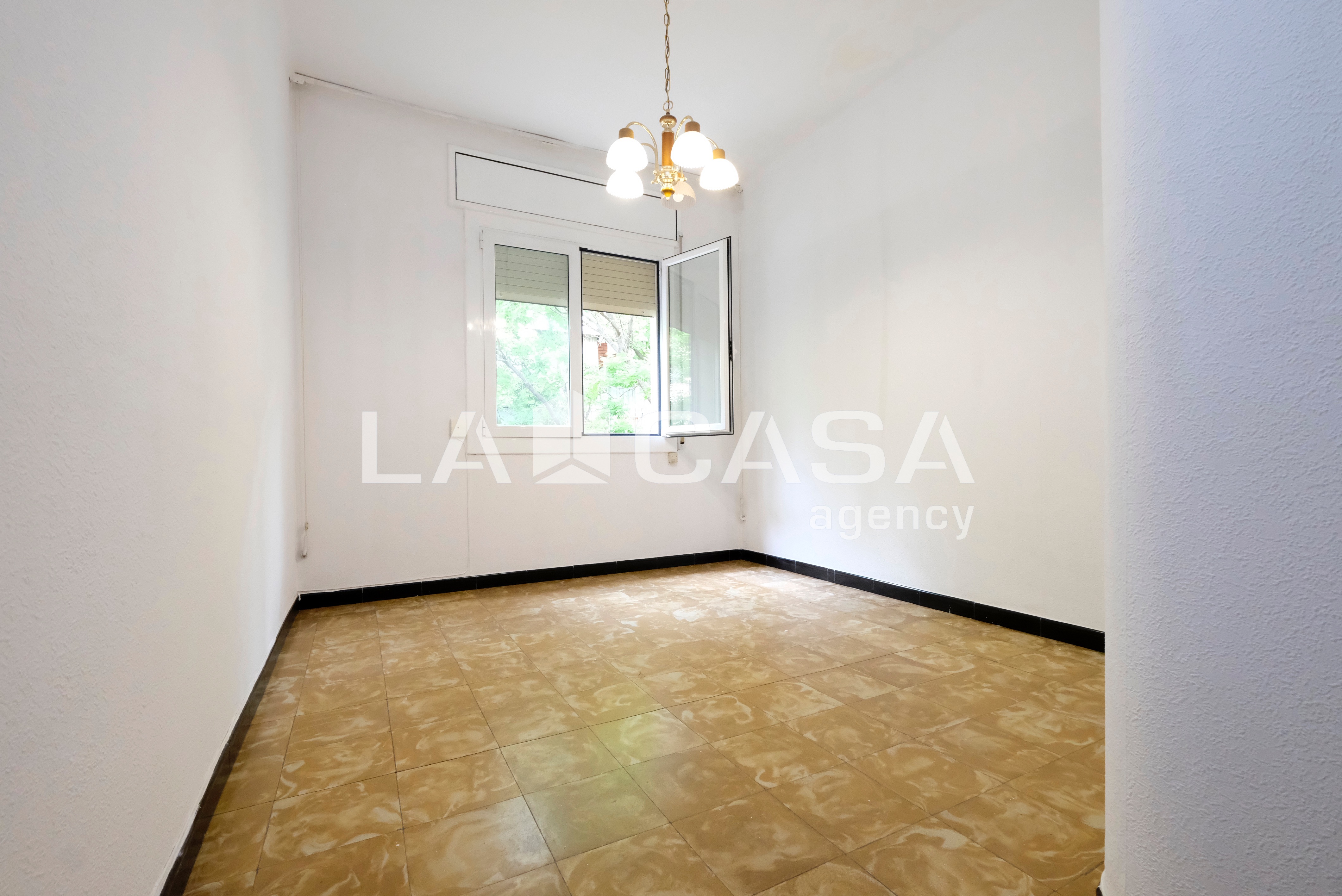 Piso en venta en  Sant Andreu, Barcelona  27/35