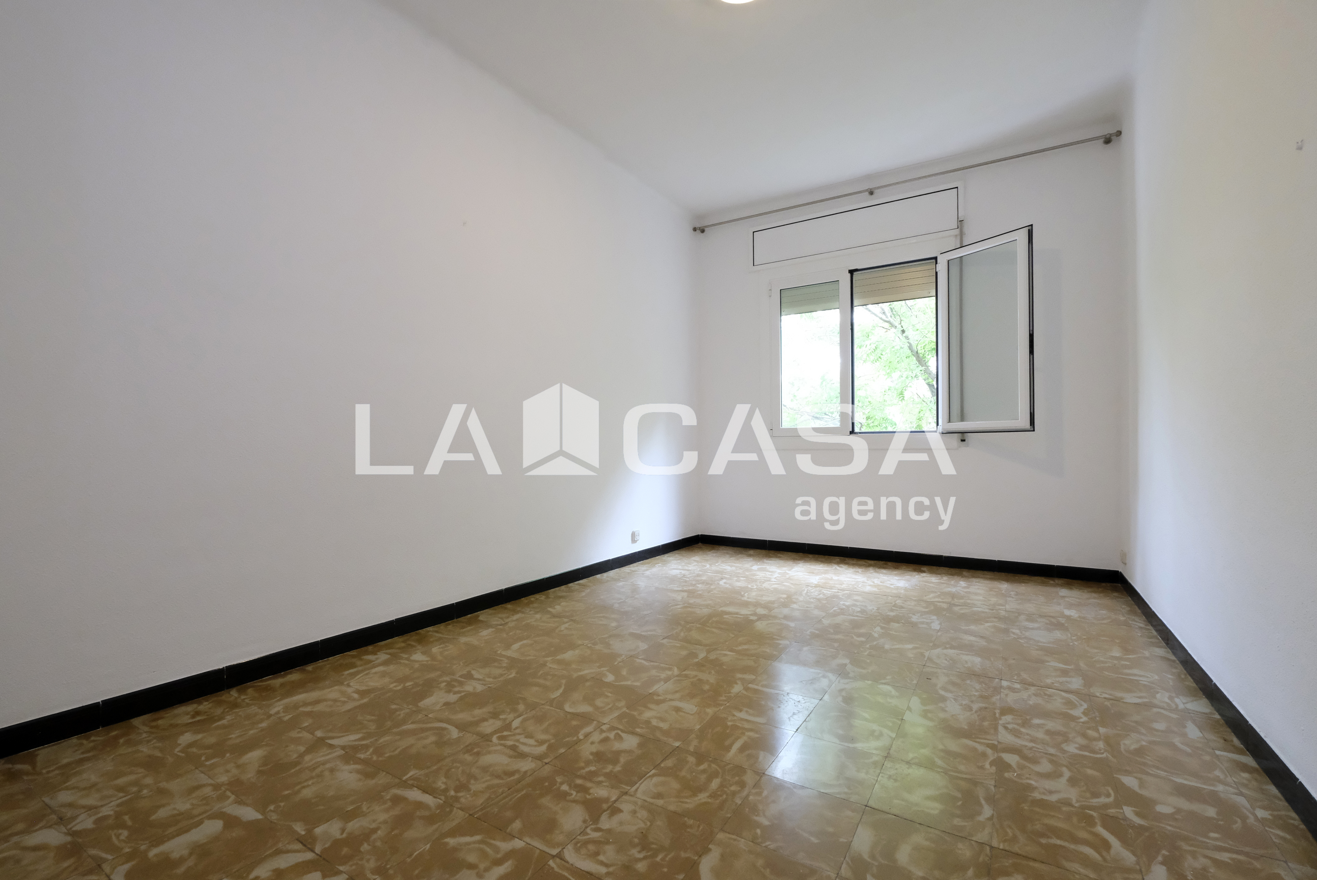 Piso en venta en  Sant Andreu, Barcelona  5/35