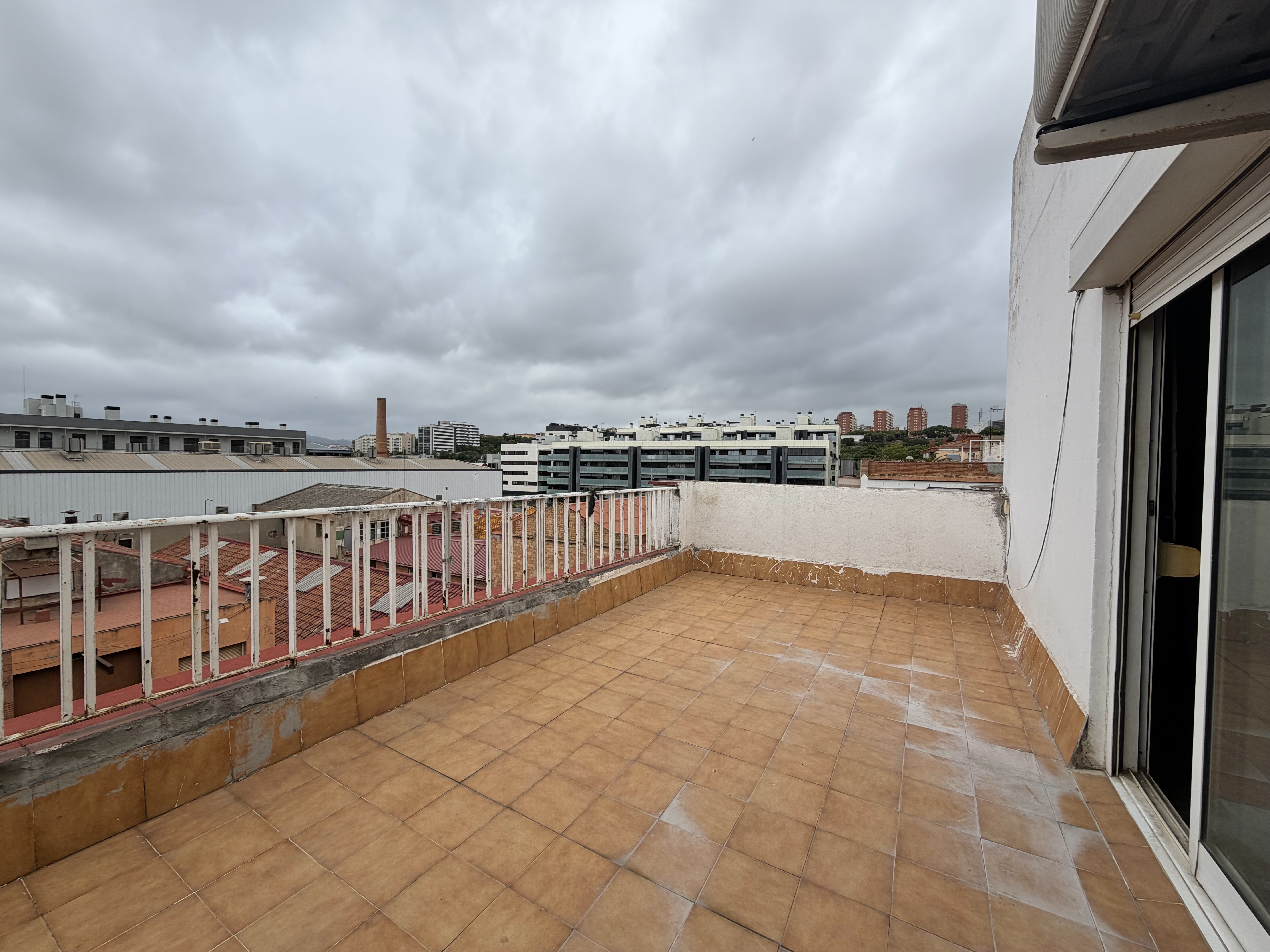 Piso en venta en  calle Carrer de Dolors Almeda i Roig, L'Hospitalet de Llobregat, Barcelona  1/1